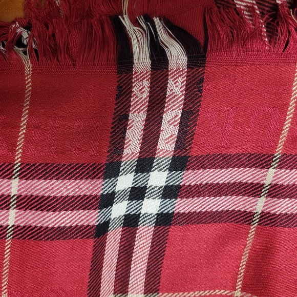 Burberry scarf - Picture 7 of 7
